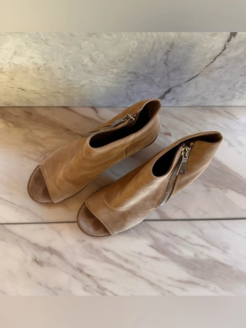 Frye Peep Toe Suede Ankle Booties 9.5 Beige Side Zip Stacked Heel